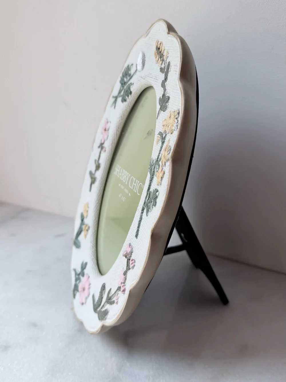 Shabby Chic White Embroidered Floral Oval Photo Frame